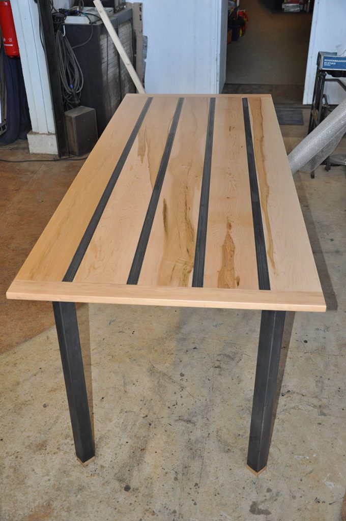 Tafel hout-staal xl