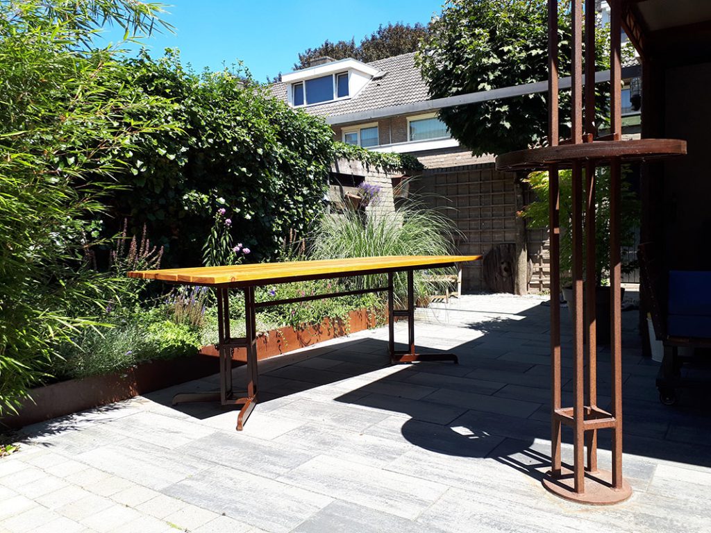 Tuintafel en kleine hangtafel