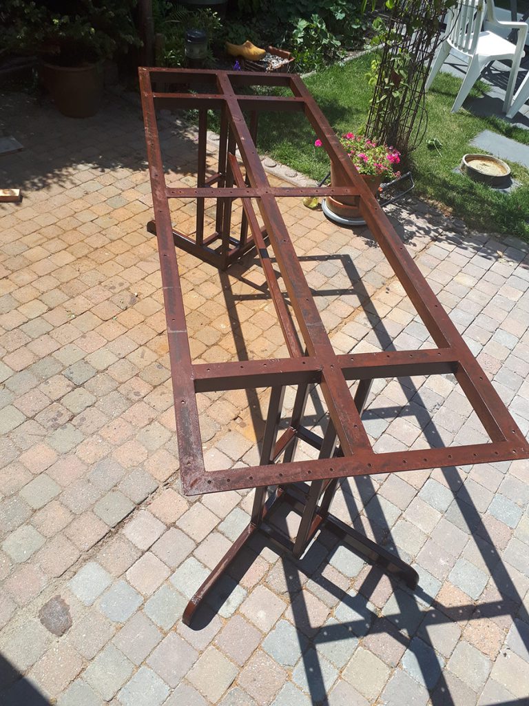 Tuintafel en kleine hangtafel