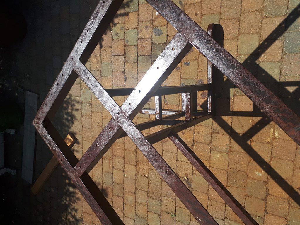 Tuintafel en kleine hangtafel