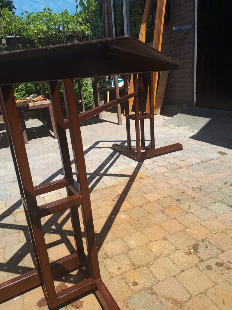 Tuintafel en kleine hangtafel